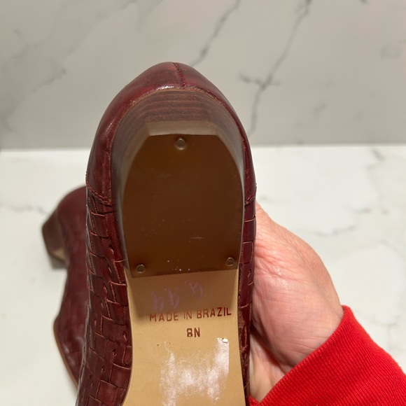 Etienne Aigner leather woven shoe with tassel - Picture 8 of 8